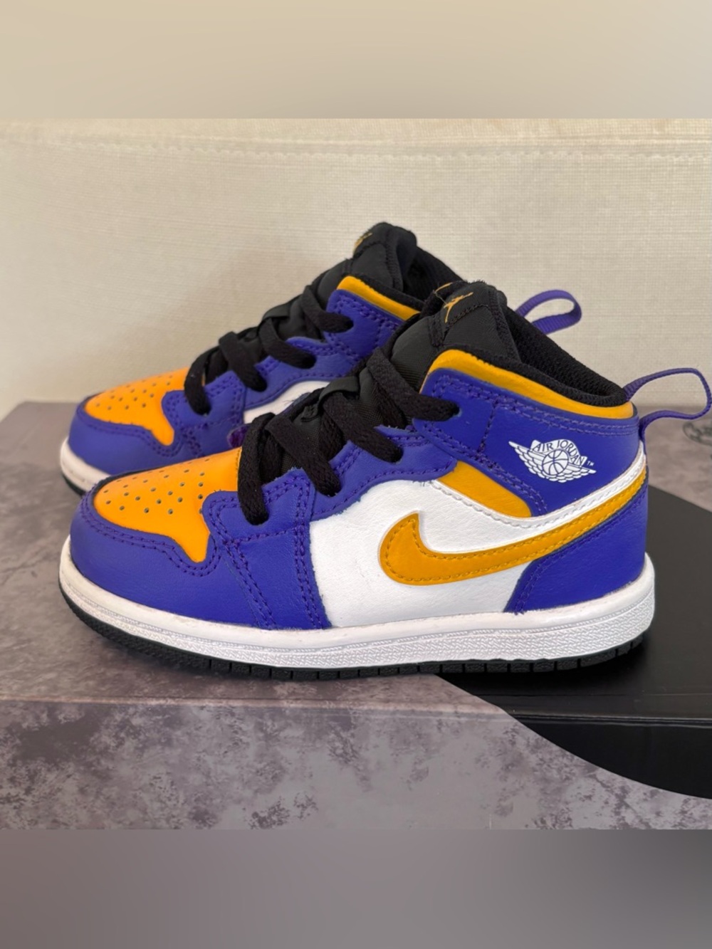 Jordan 1 Mid TD Lakers 2022 Size 8C Kids Toddler